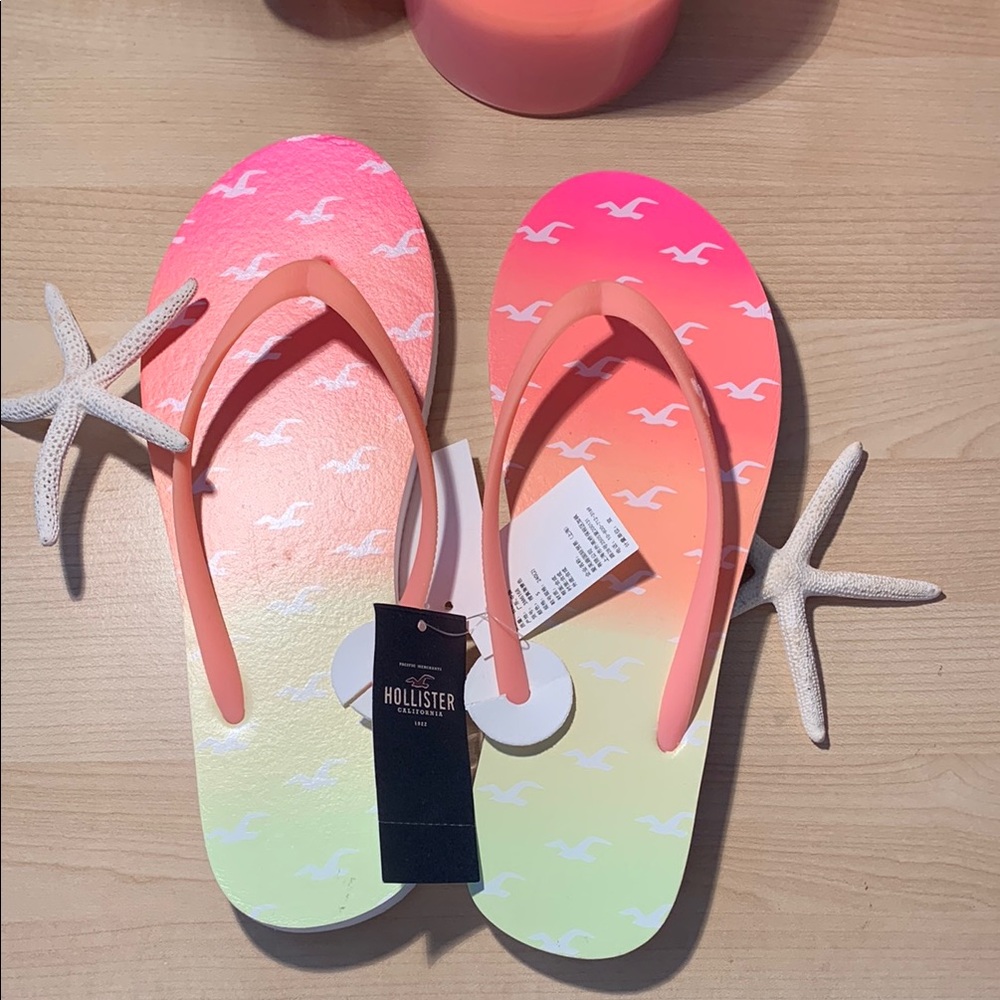 Hollister Gradient Flip Flops